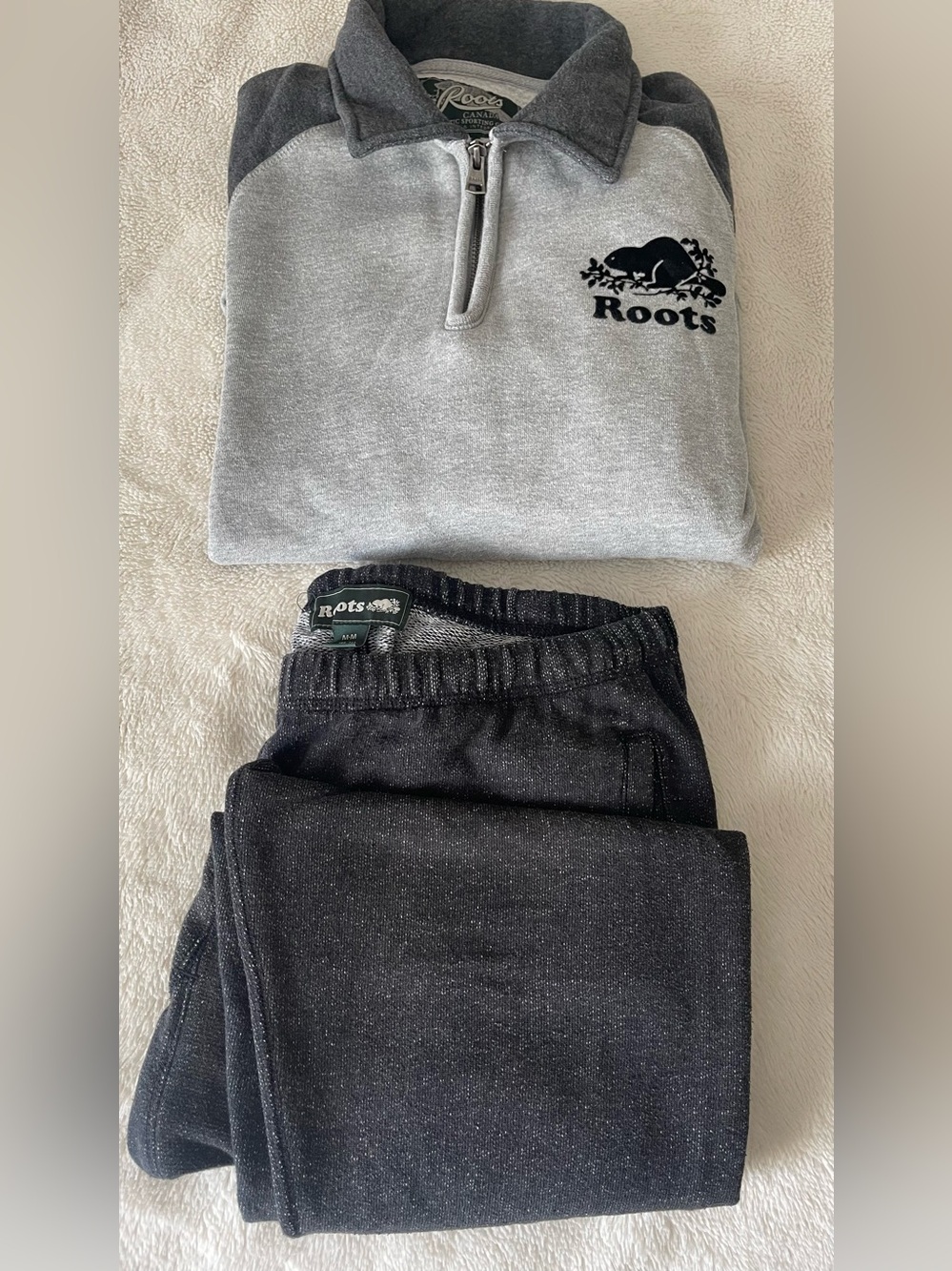 Roots Gray and Dark Green Fleece Hoodie Label Detail